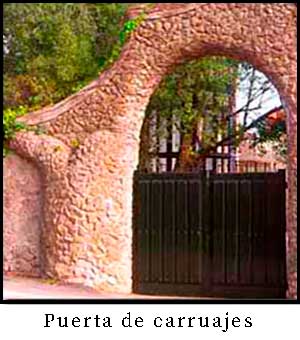 Puerta de los pajaros Comillas de Antonio Gaudi